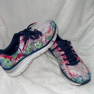 Sketchers Tropical washable wedge sneakers size 8